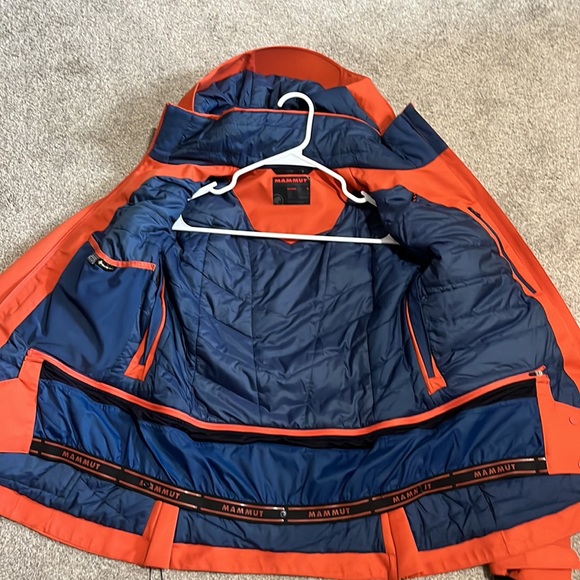 Insulated Gortex Ski Shell - Picture 9 of 15